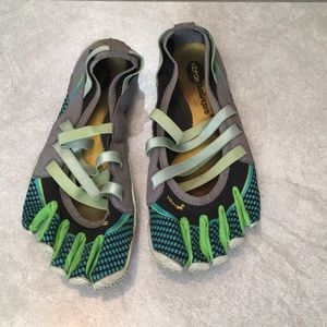 Vibram fivefingers minimalist shoes